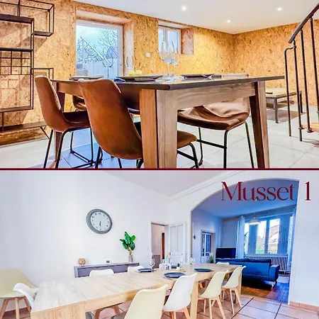 Deux Hebergements A Proximite Pour Un Groupe De 12 Personnes